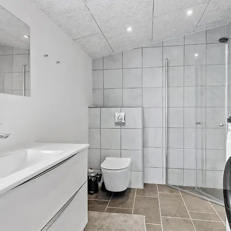 Dom wakacyjny 2 Bedroom Amazing In